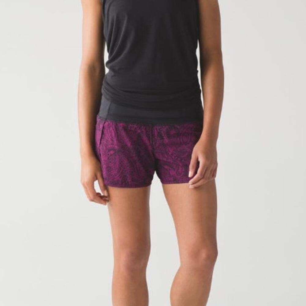 Lululemon Run Times Short Mini Antique Paisley Deep Fuschia Black / Black Size 4